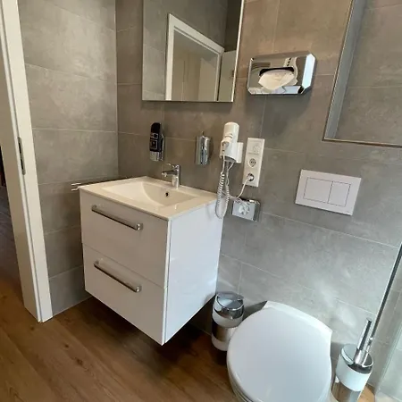 아파트 Kernsanierte In Ruhiger Und Zentraler Lage By Interhome *